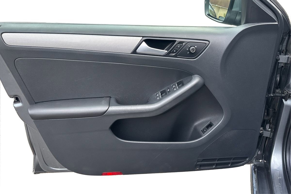 Used 2015 Volkswagen Jetta SE image 19