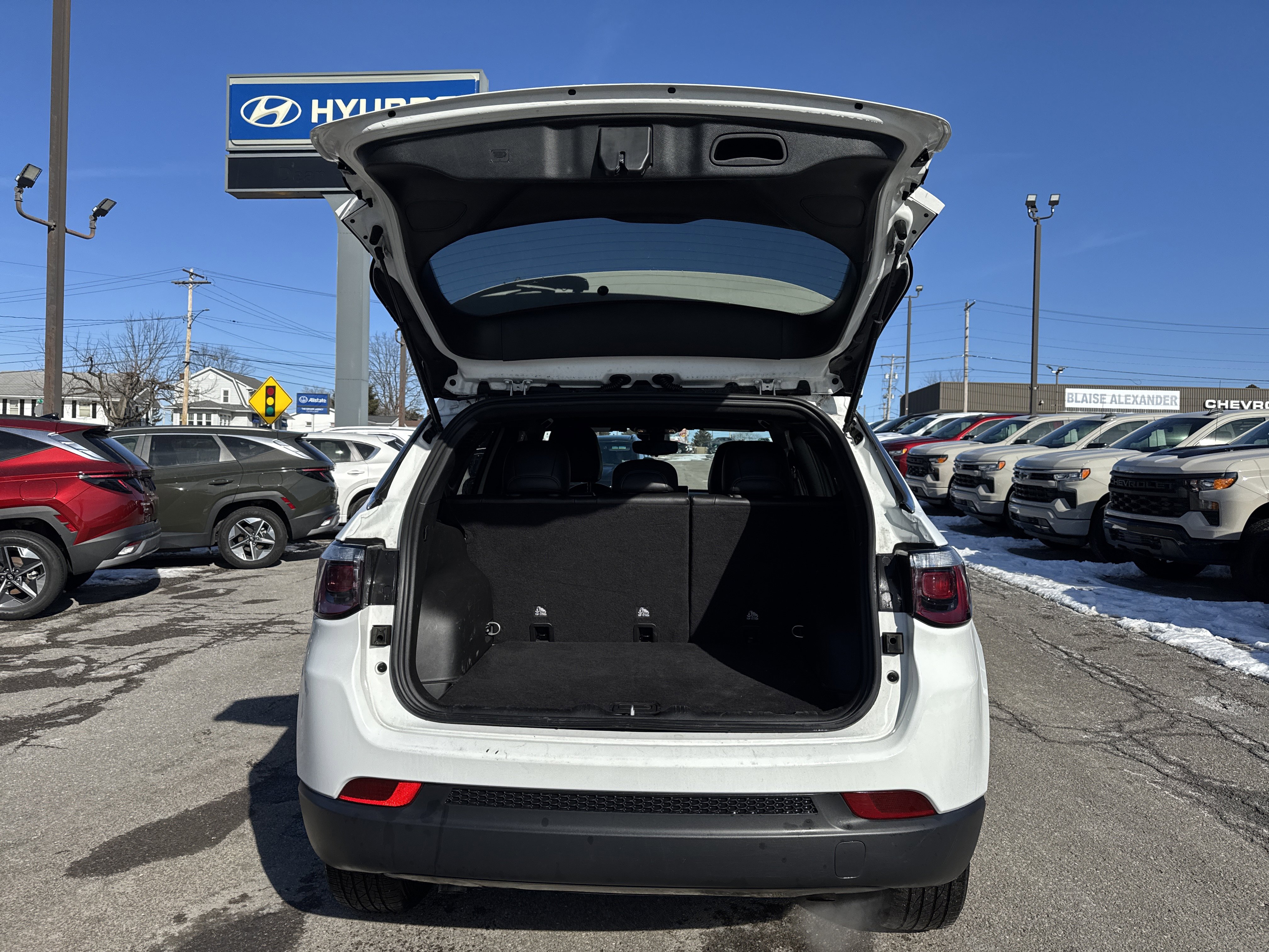 Used 2024 Jeep Compass Latitude image 5