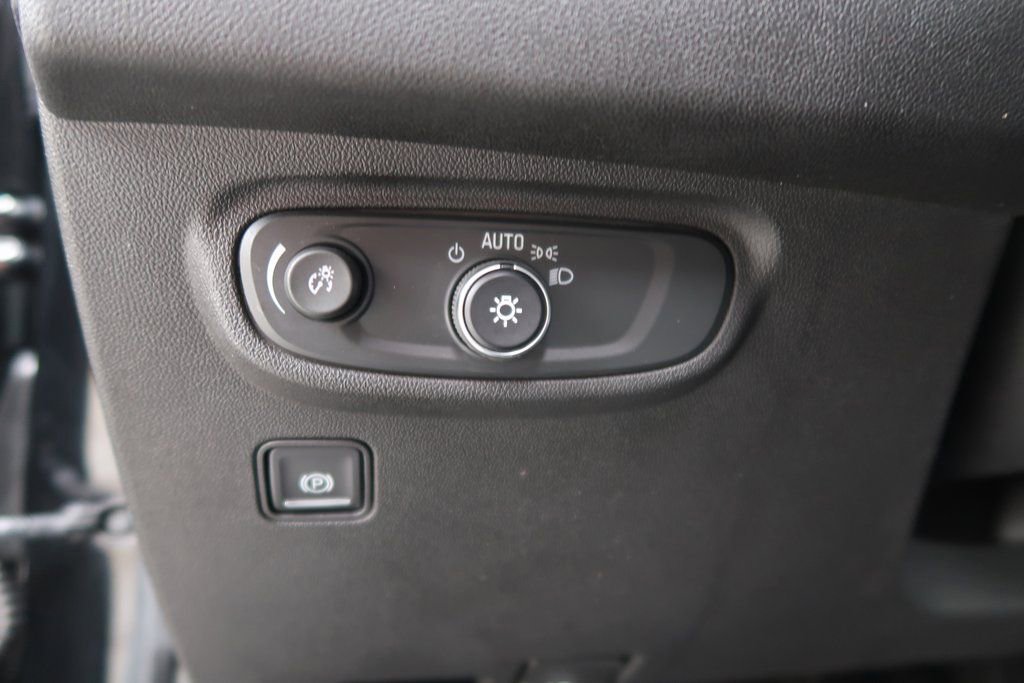 Certified 2020 GMC Terrain SLE w/ Driver Convenience Package image 16