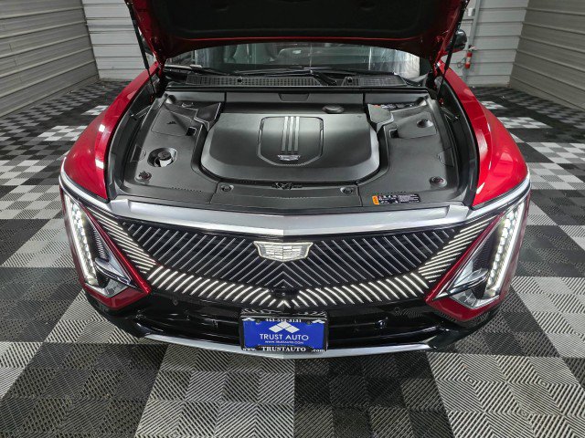 Used 2024 Cadillac Lyriq Luxury w/ LPO, Floor Liner Package image 40
