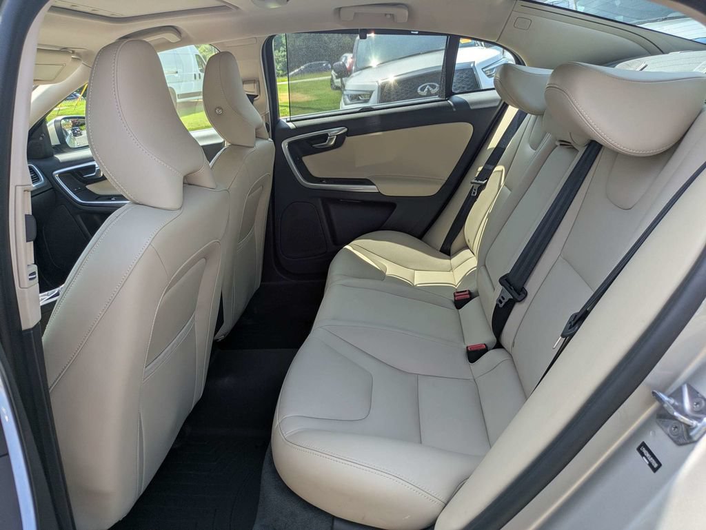Used 2018 Volvo S60 T5 Inscription FWD image 16