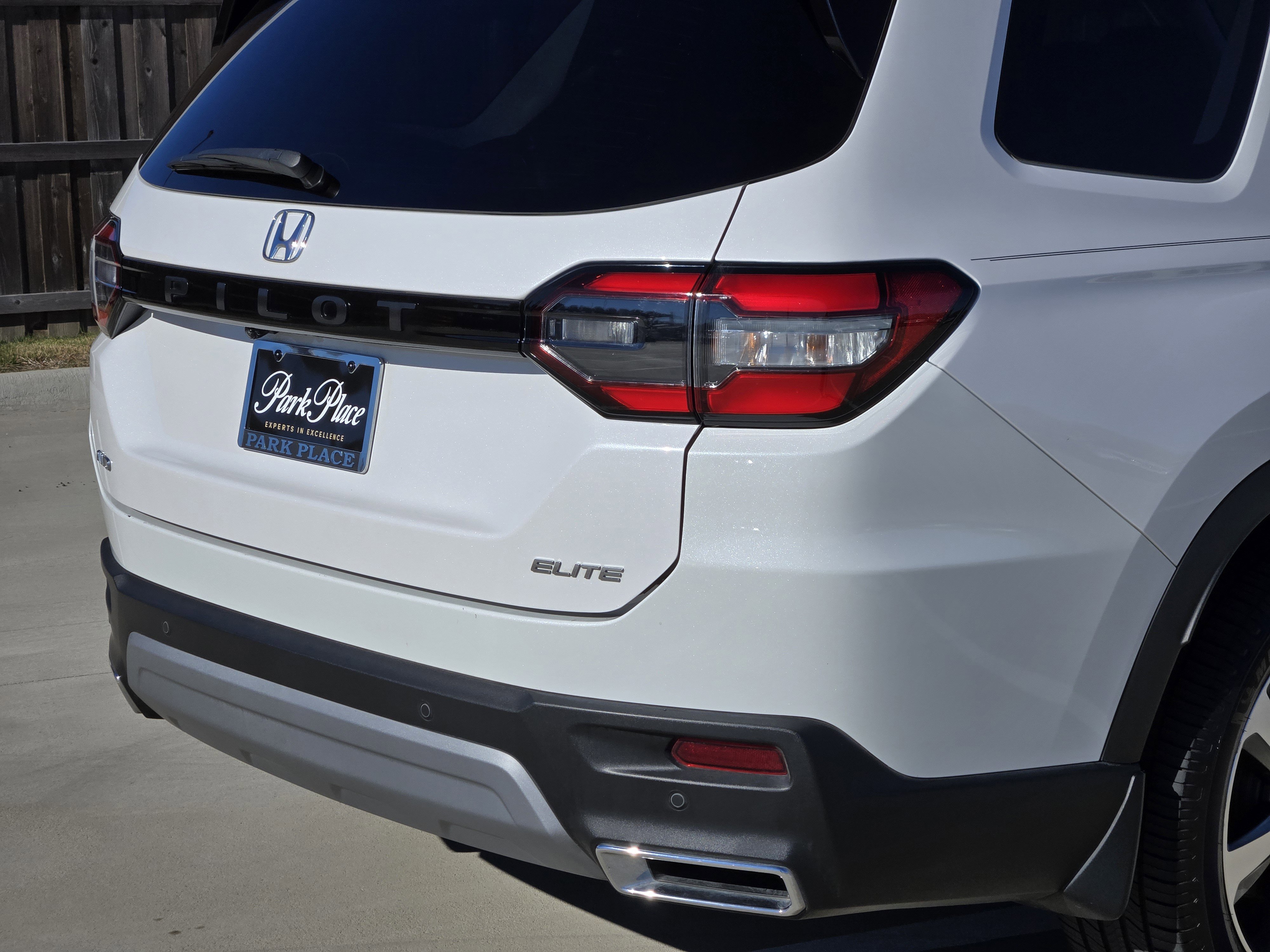 Used 2023 Honda Pilot Elite image 14