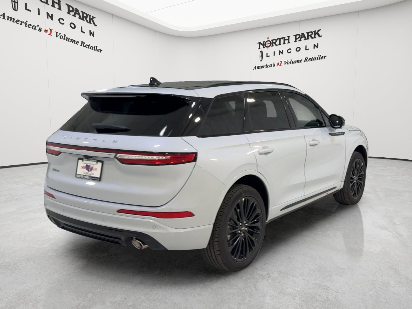 New 2026 Lincoln Corsair Reserve FWD image 9