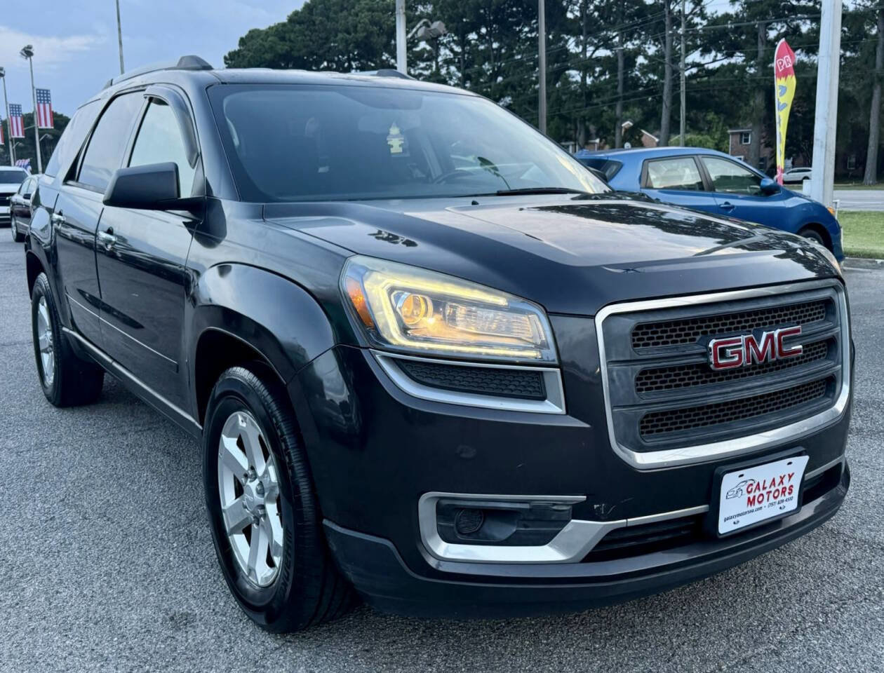 Used 2016 GMC Acadia SLE image 3