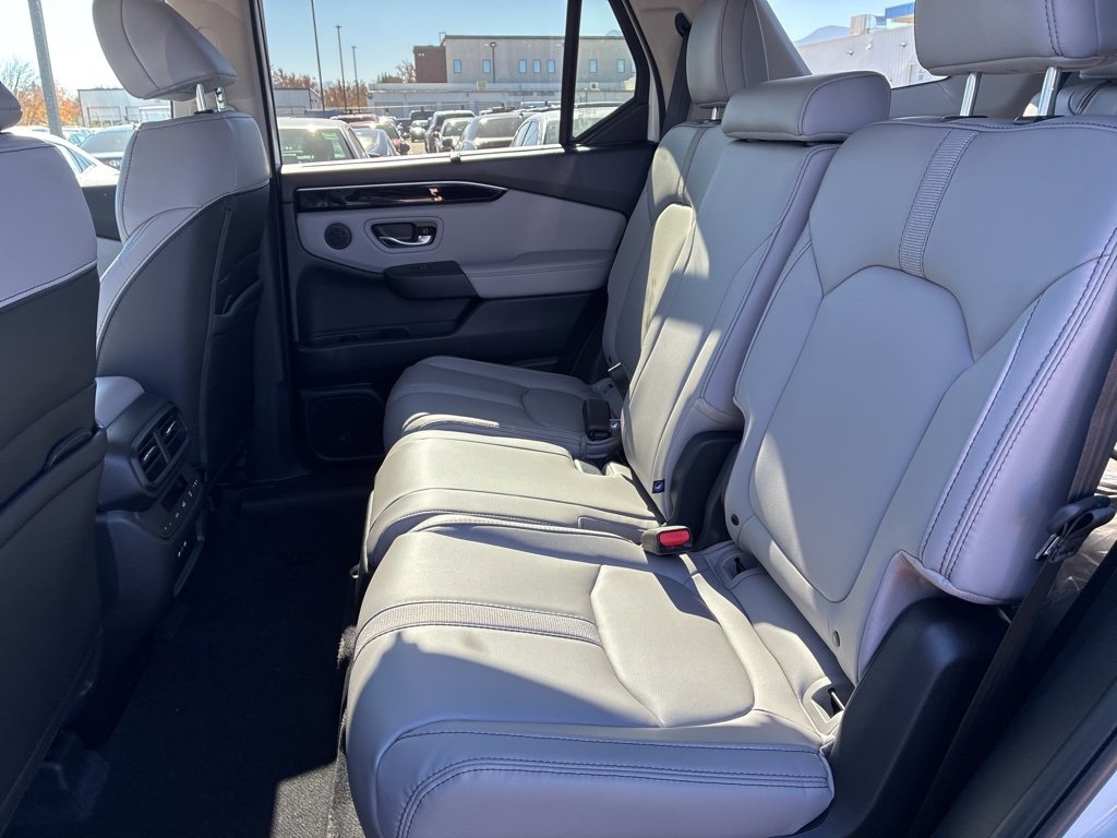 New 2025 Honda Pilot EX-L image 11