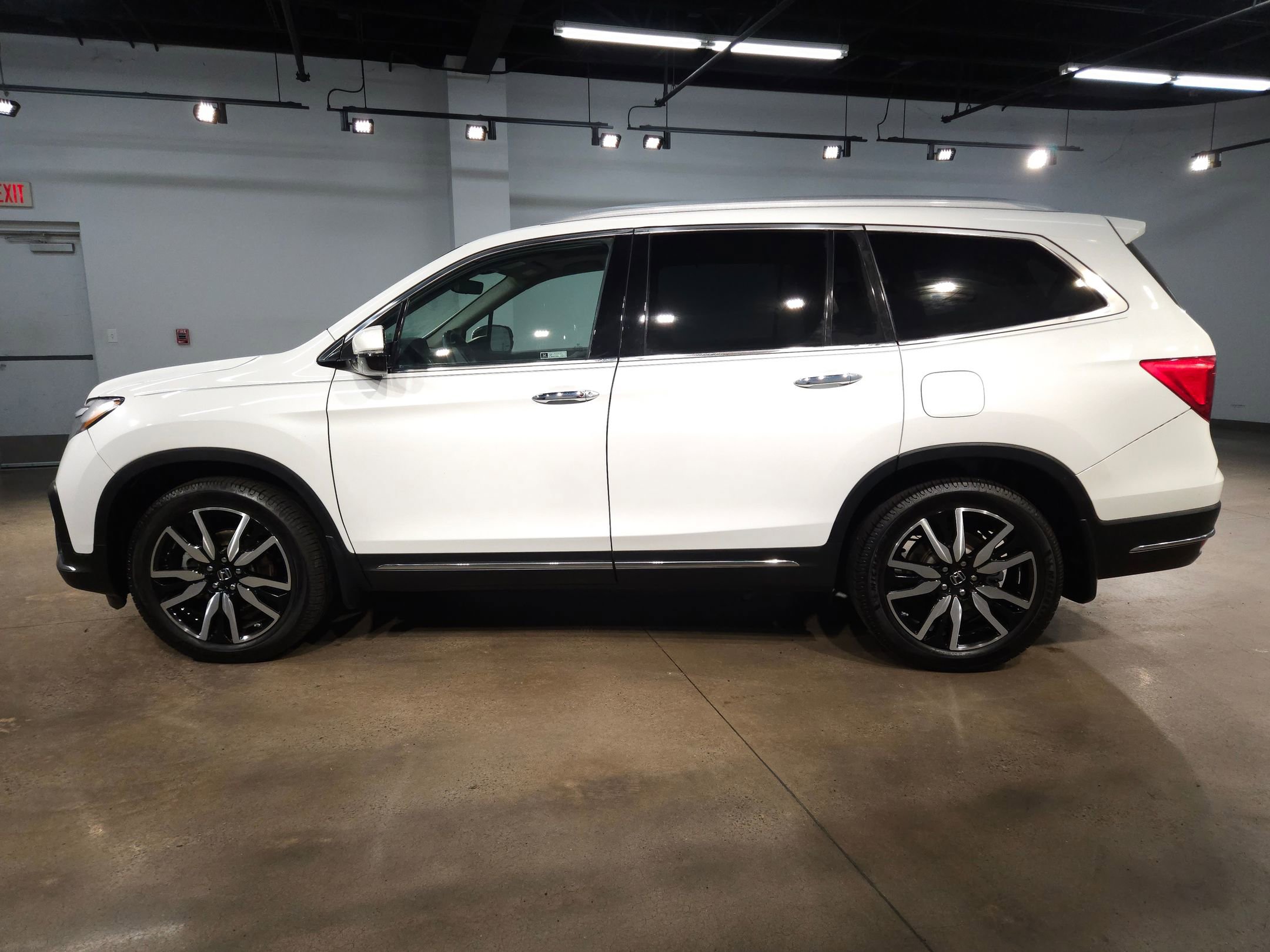 Used 2021 Honda Pilot Touring image 4