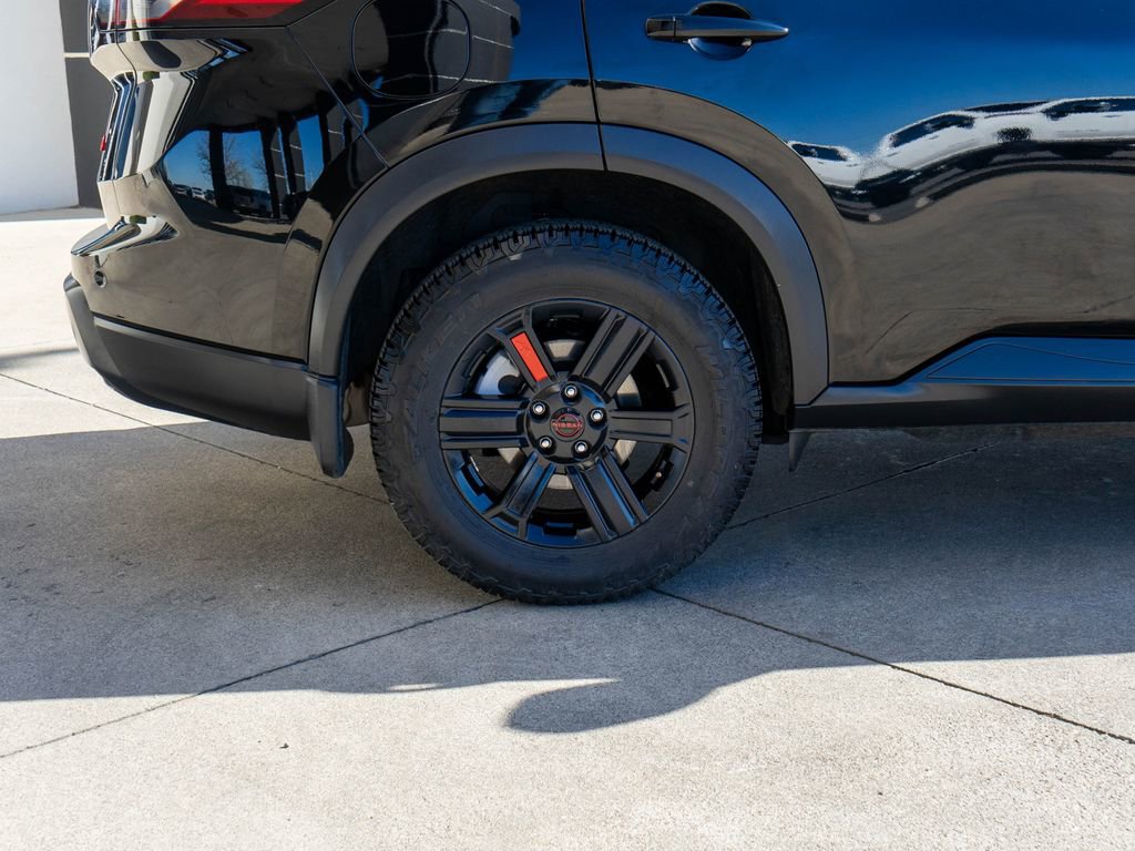 Used 2025 Nissan Rogue SV w/ Rock Creek Premium Package image 34