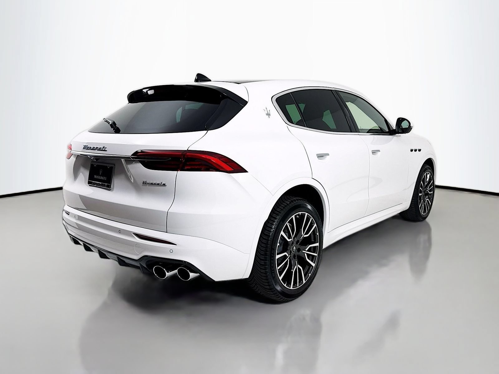 Used 2025 Maserati Grecale GT AWD/4WD image 7