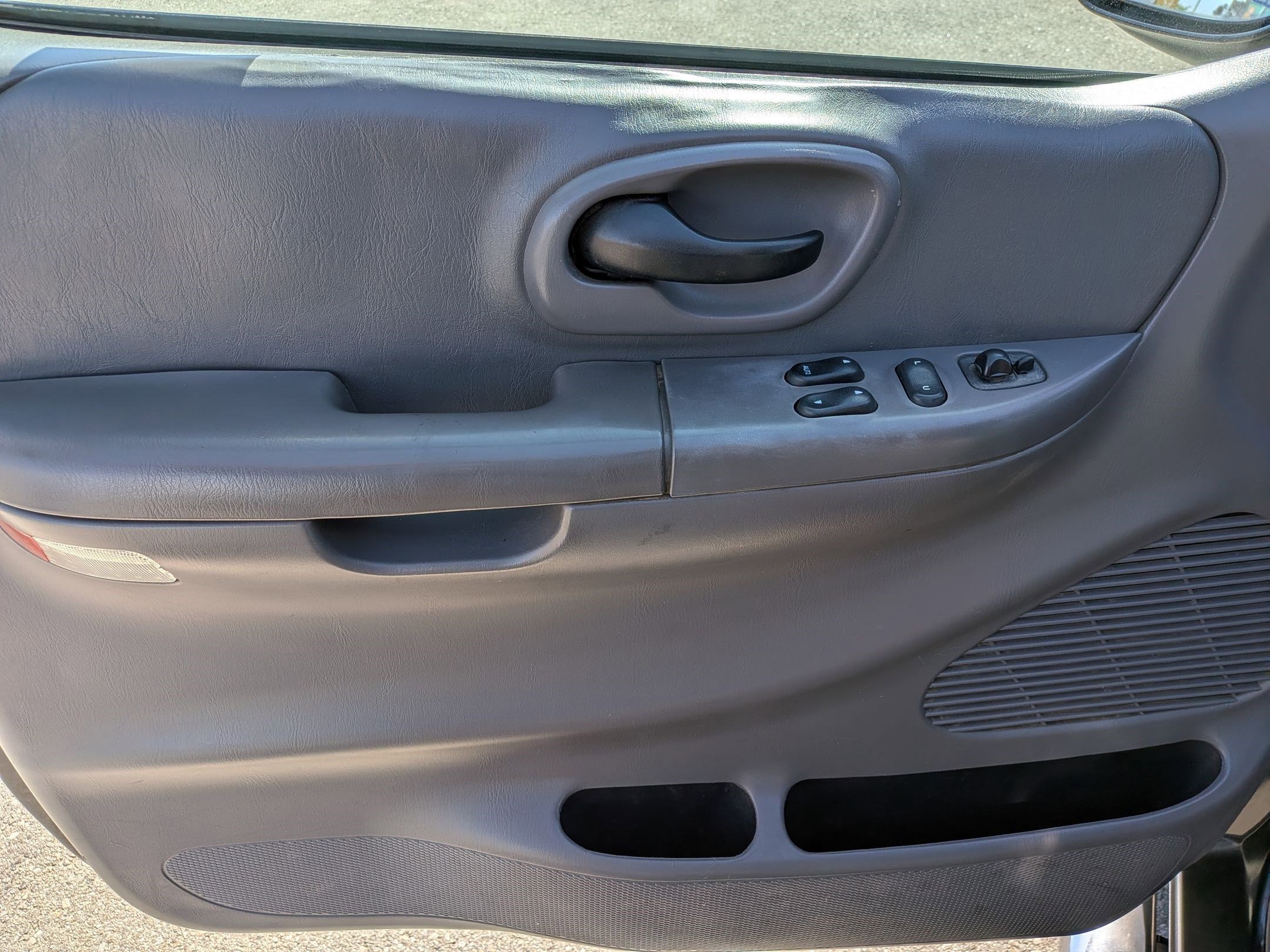 Used 2001 Ford F150 XL image 9