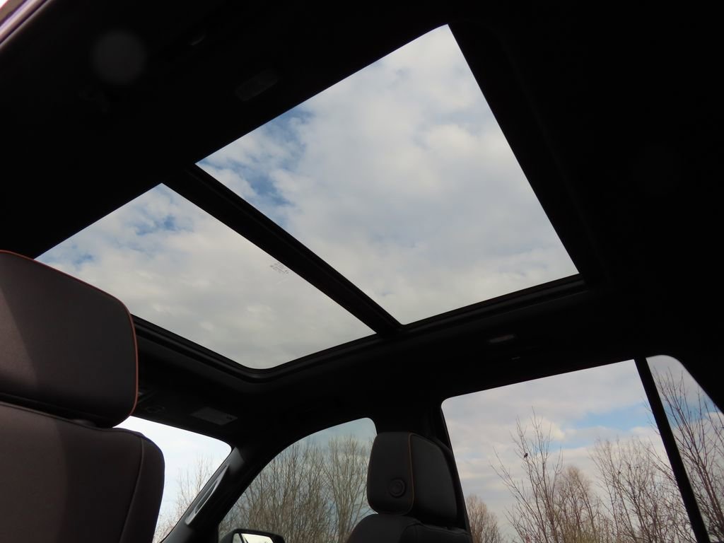 Certified 2025 GMC Yukon AT4 w/ AT4 Premium Package image 5
