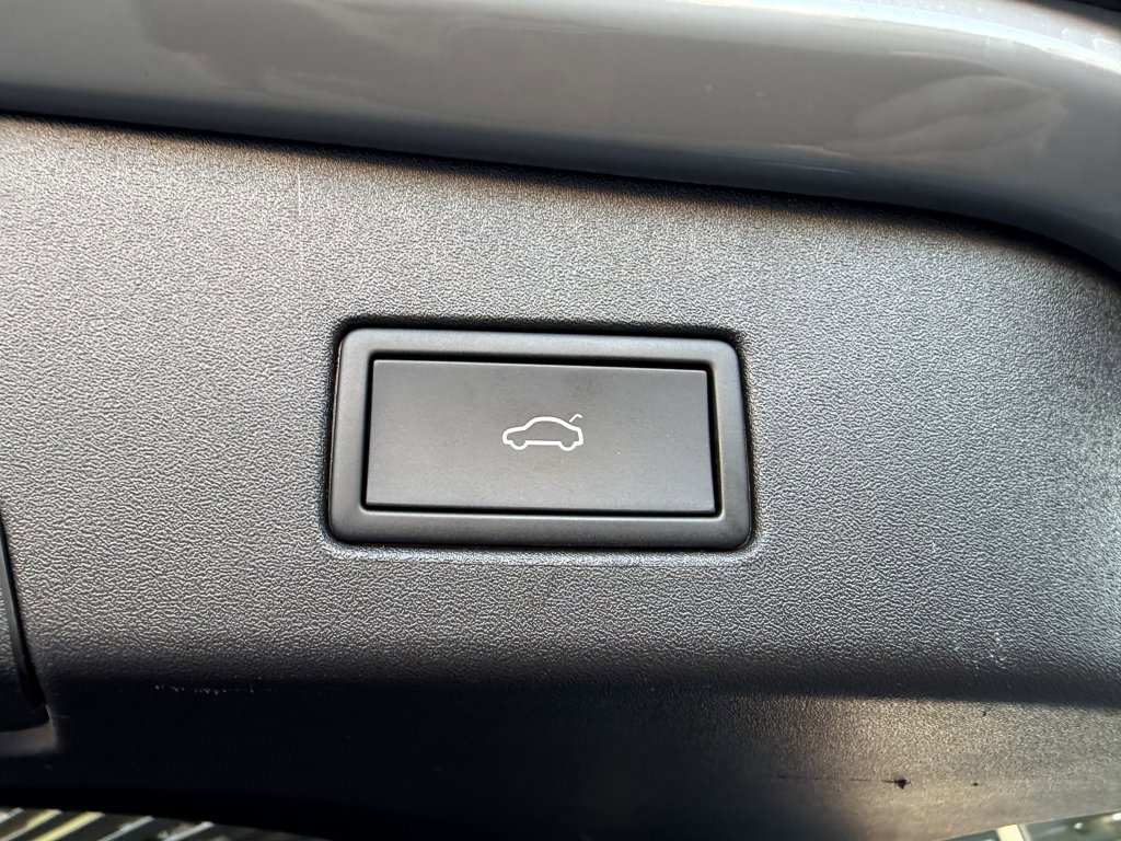 Used 2022 Volkswagen ID.4 Pro S image 38