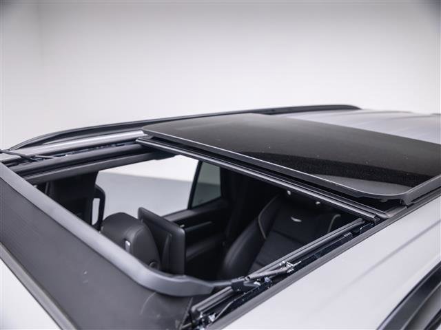 Used 2026 Cadillac Escalade V image 14