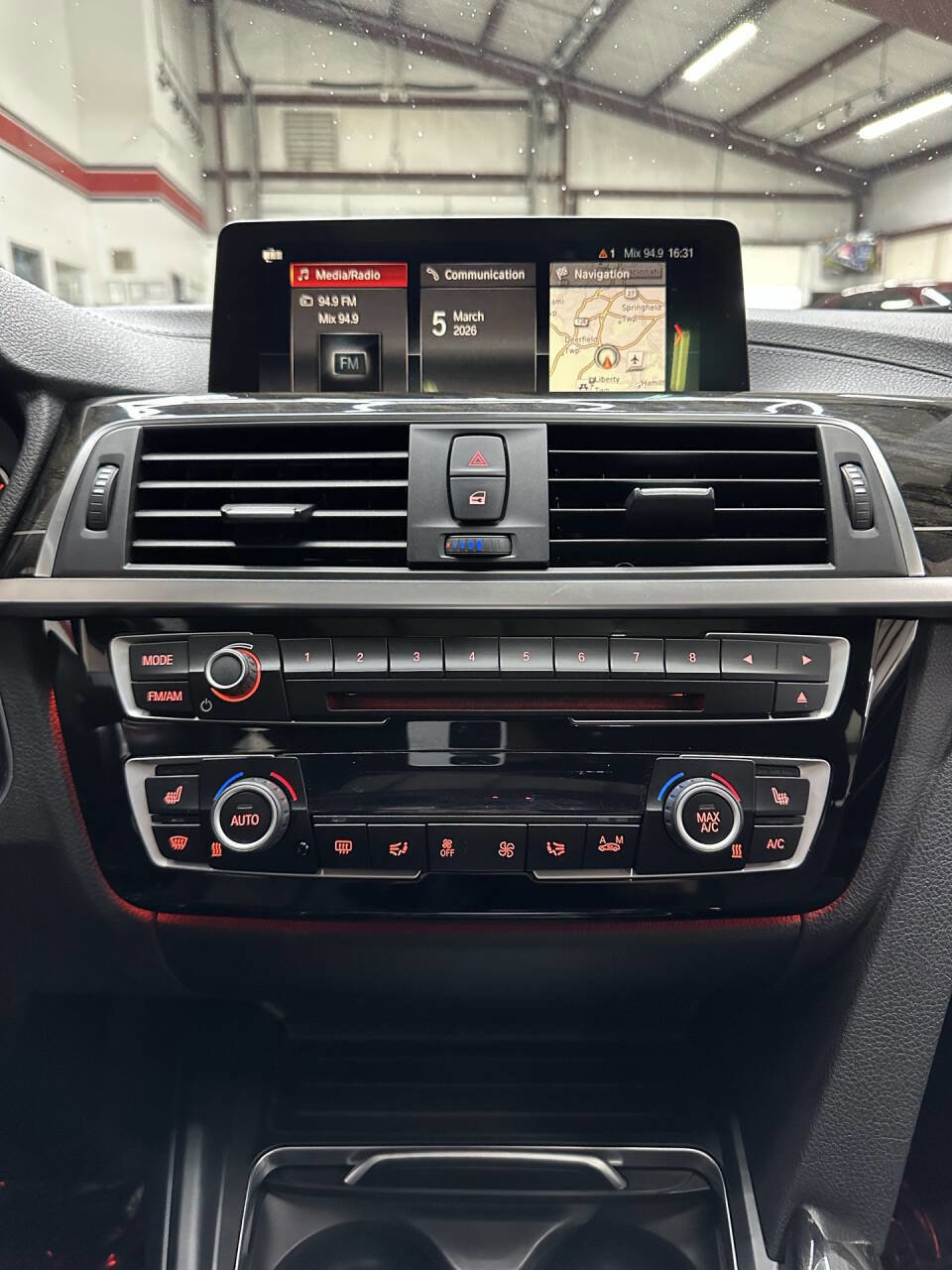 Used 2018 BMW 330i xDrive 330i xDrive AWD 4dr Sedan image 28