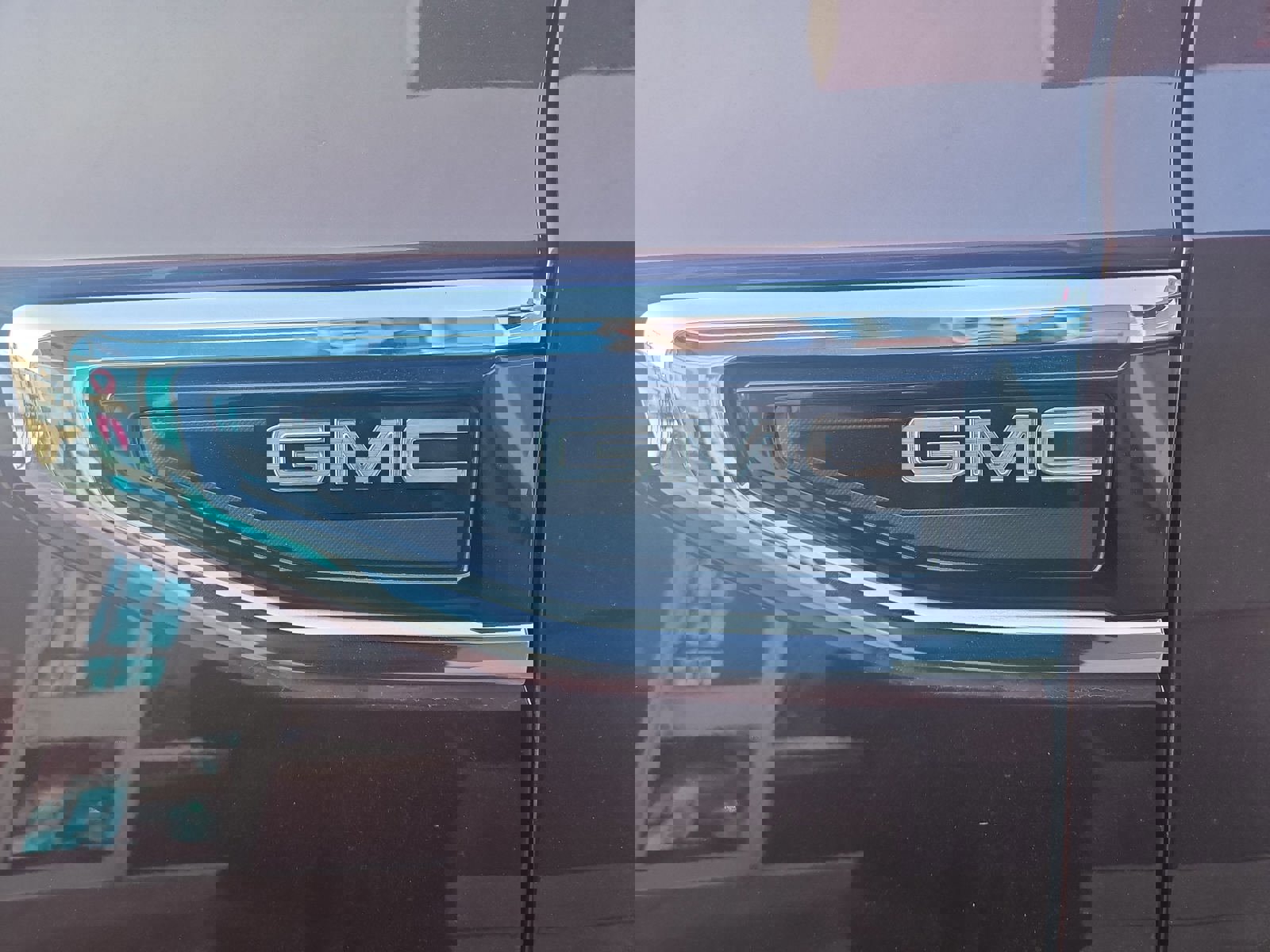 Used 2023 GMC Yukon SLT image 29