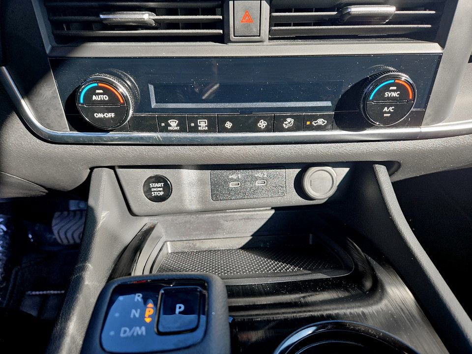 Used 2024 Nissan Rogue SV image 26