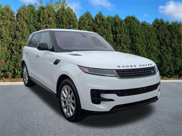 Used 2023 Land Rover Range Rover Sport SE image 3