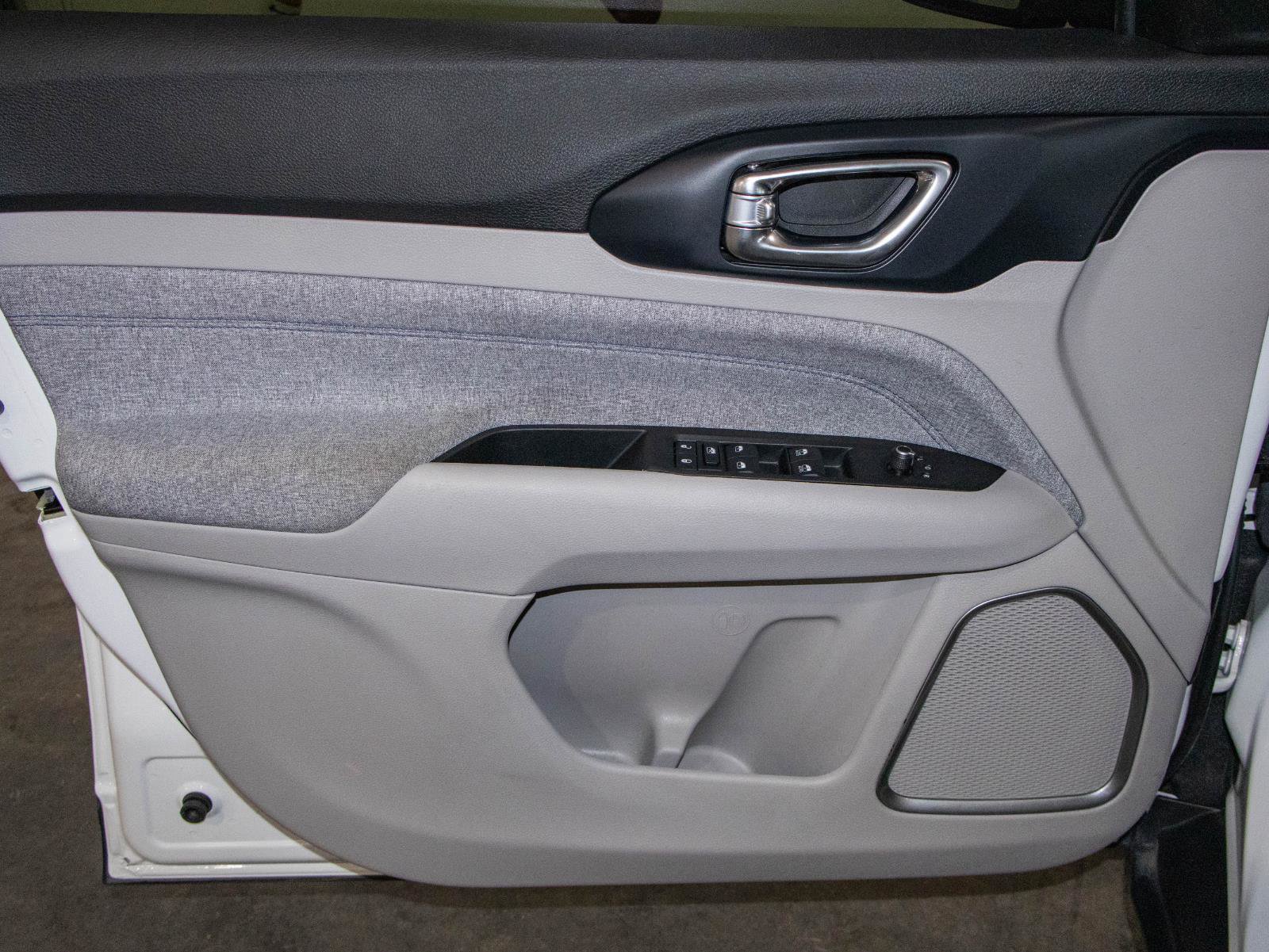 Used 2022 Jeep Compass Latitude image 10