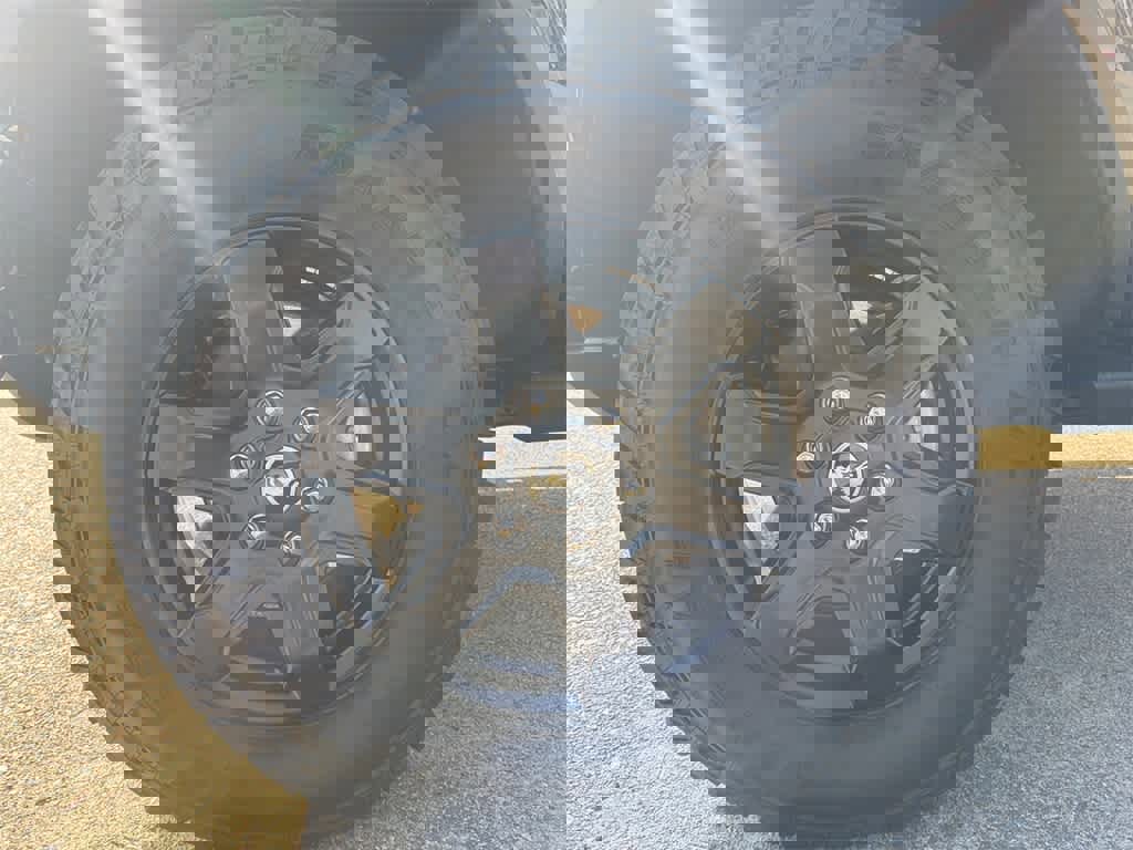 Used 2024 Ford Bronco Black Diamond image 9