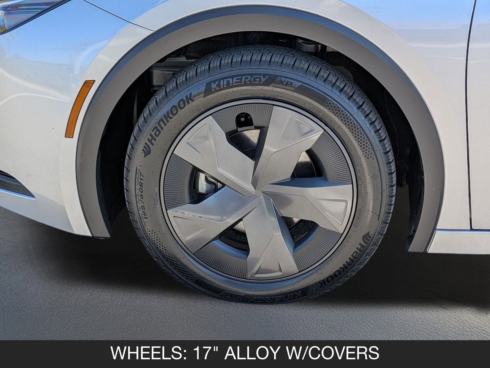 Used 2024 Toyota Prius LE image 11