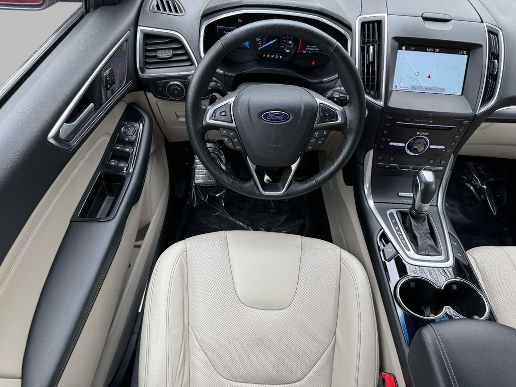 Used 2016 Ford Edge Titanium w/ Equipment Group 302A image 4