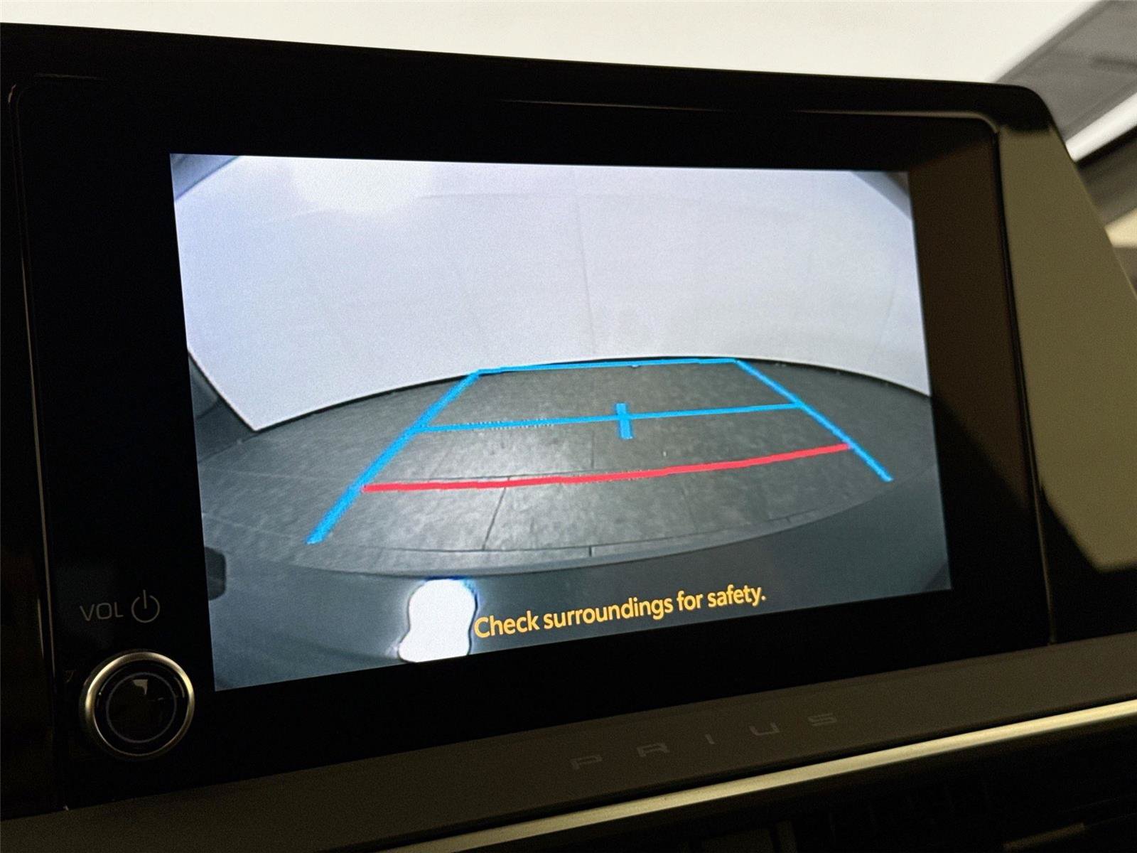 Certified 2025 Toyota Prius XLE FWD image 24