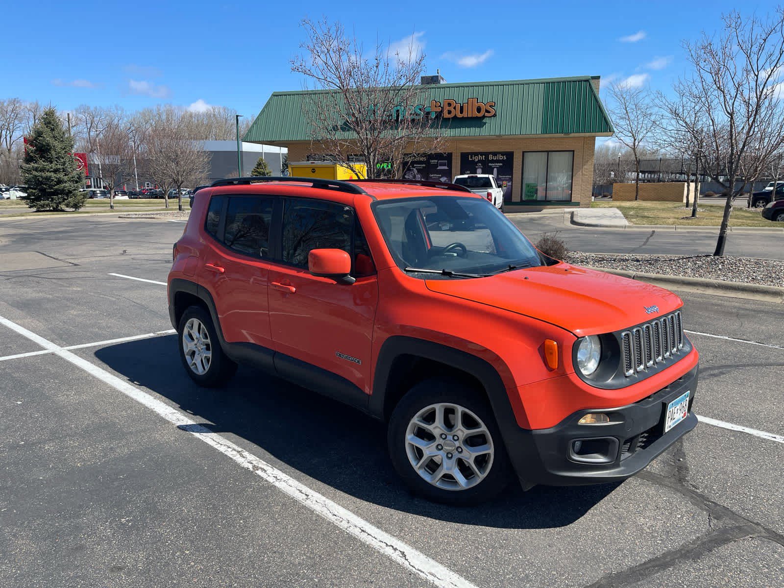 Used 2016 Jeep Renegade Latitude image 2