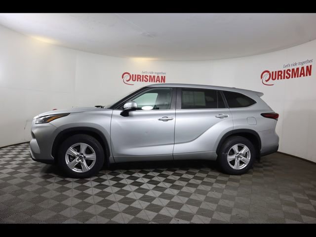 Used 2024 Toyota Highlander LE image 7