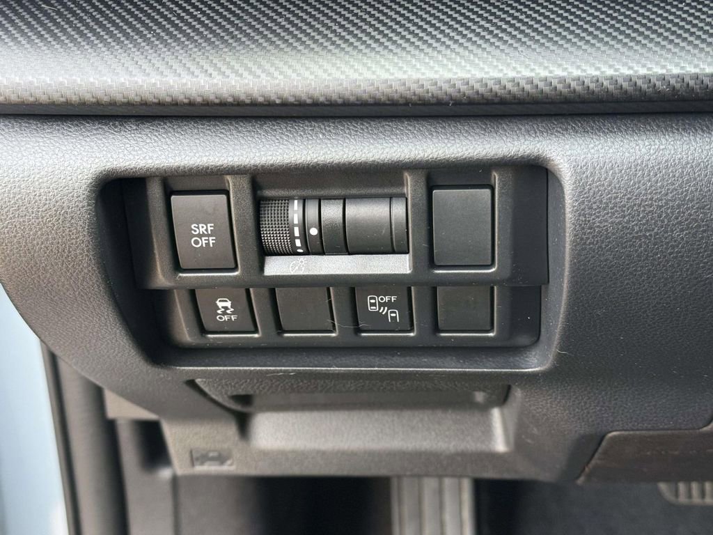 Used 2018 Subaru Crosstrek 2.0i Premium w/ Eyesight System image 21