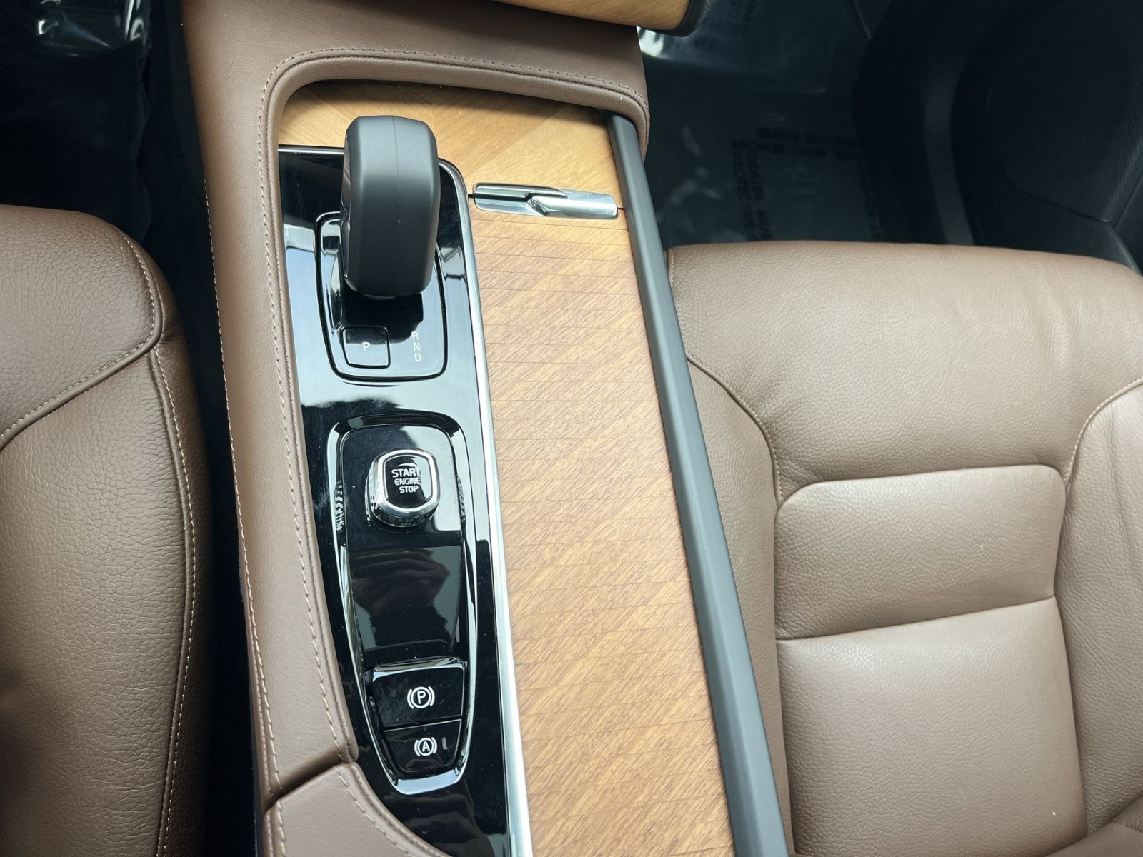 Used 2024 Volvo XC90 B6 Plus w/ Protection Package AWD/4WD image 22