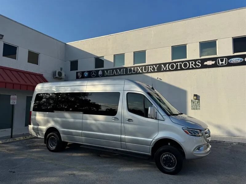 Used 2023 Mercedes-Benz Sprinter 3500 image 4