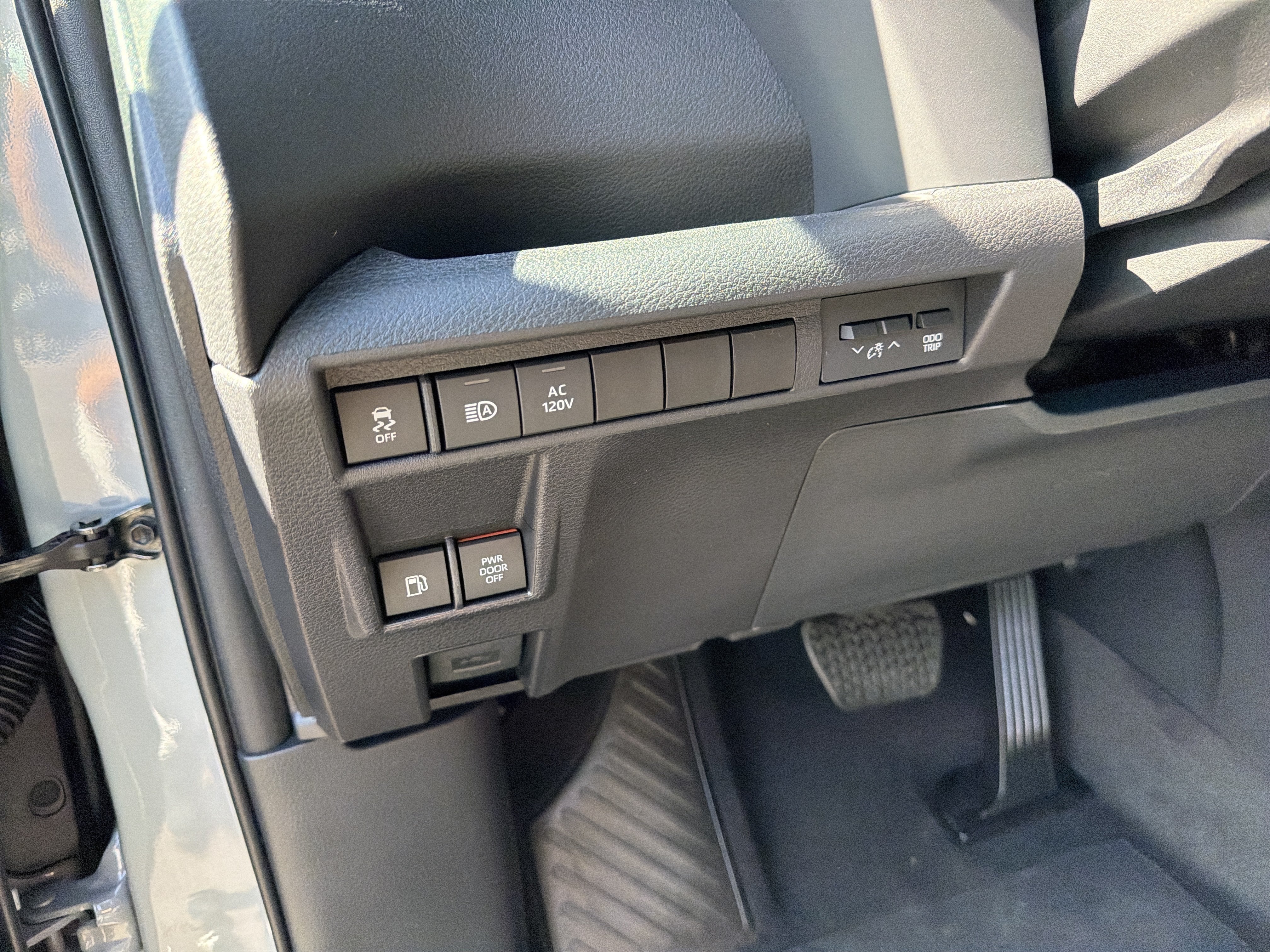 New 2026 Toyota Sienna AWD image 15