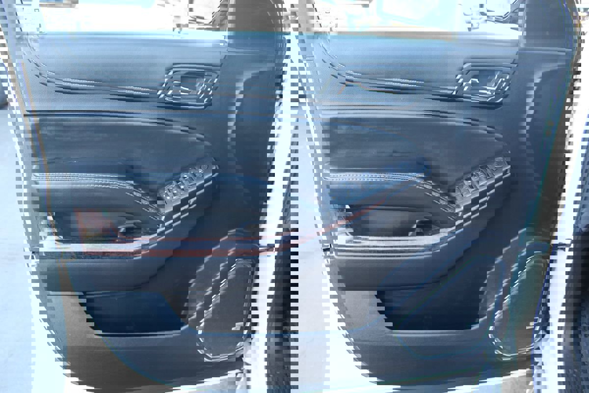 Used 2016 GMC Yukon SLE image 17