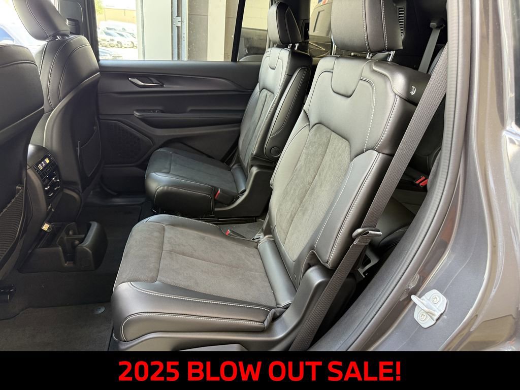 New 2025 Jeep Grand Cherokee L Altitude image 25