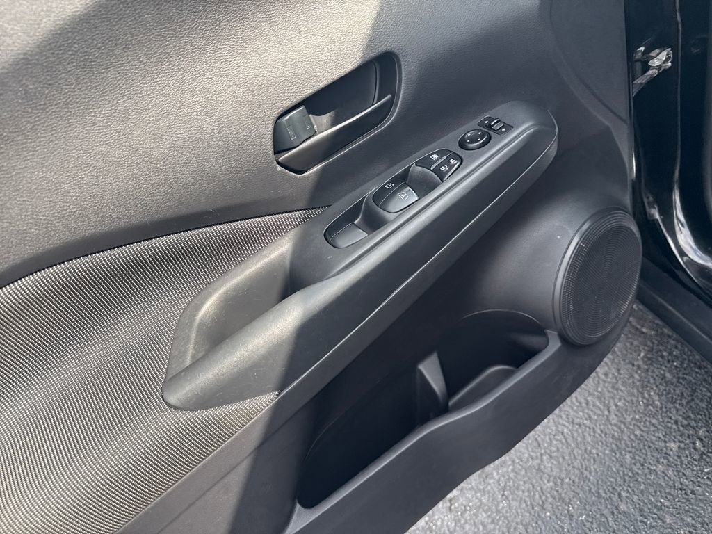 Used 2020 Nissan Kicks S image 13