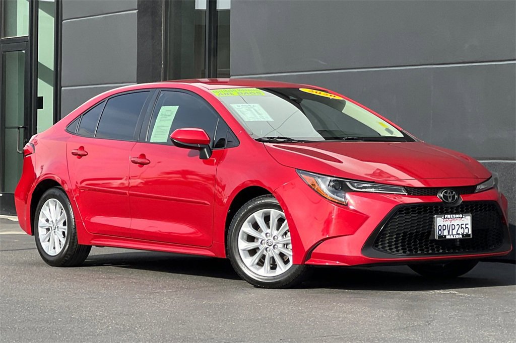 Used 2020 Toyota Corolla LE image 3