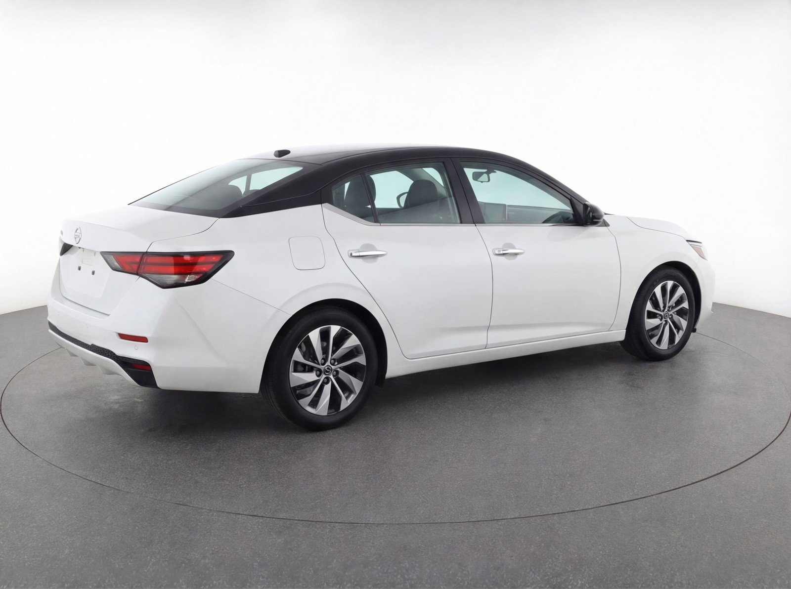 Used 2024 Nissan Altima 2.5 S image 9