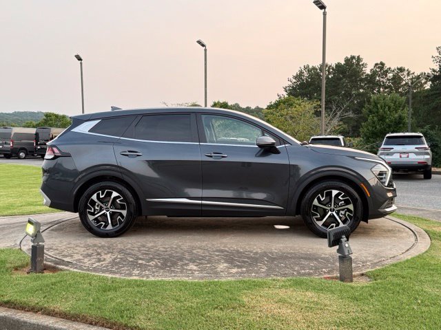 Used 2024 Kia Sportage EX FWD image 8