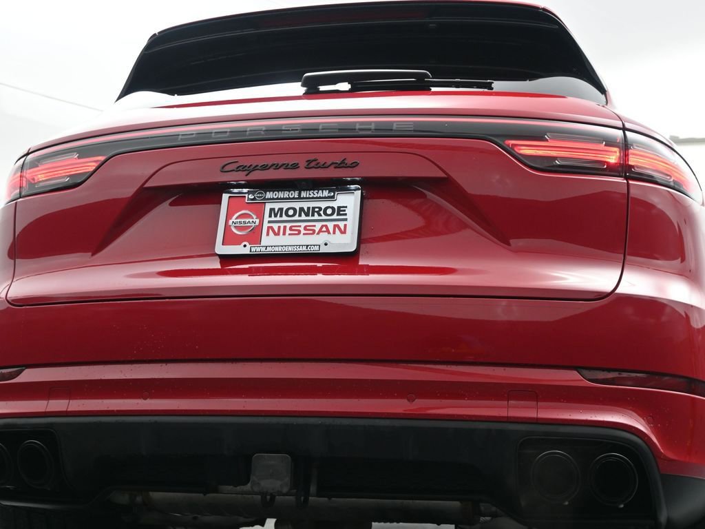 Used 2023 Porsche Cayenne Turbo w/ Premium Package Plus image 10