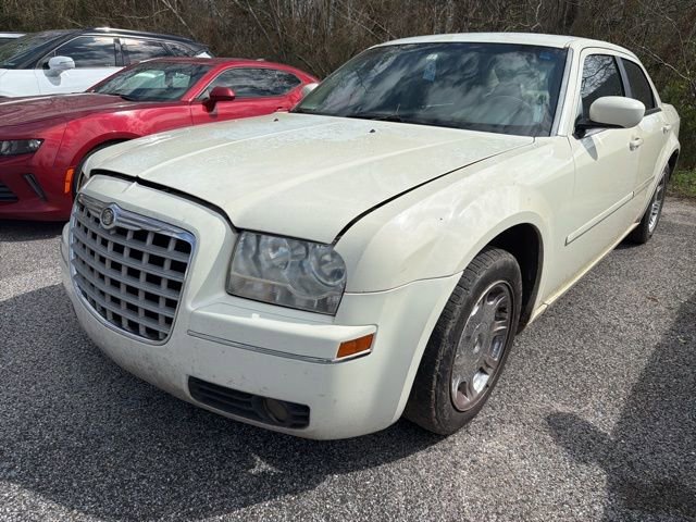 Used 2005 Chrysler 300 Touring RWD image 2