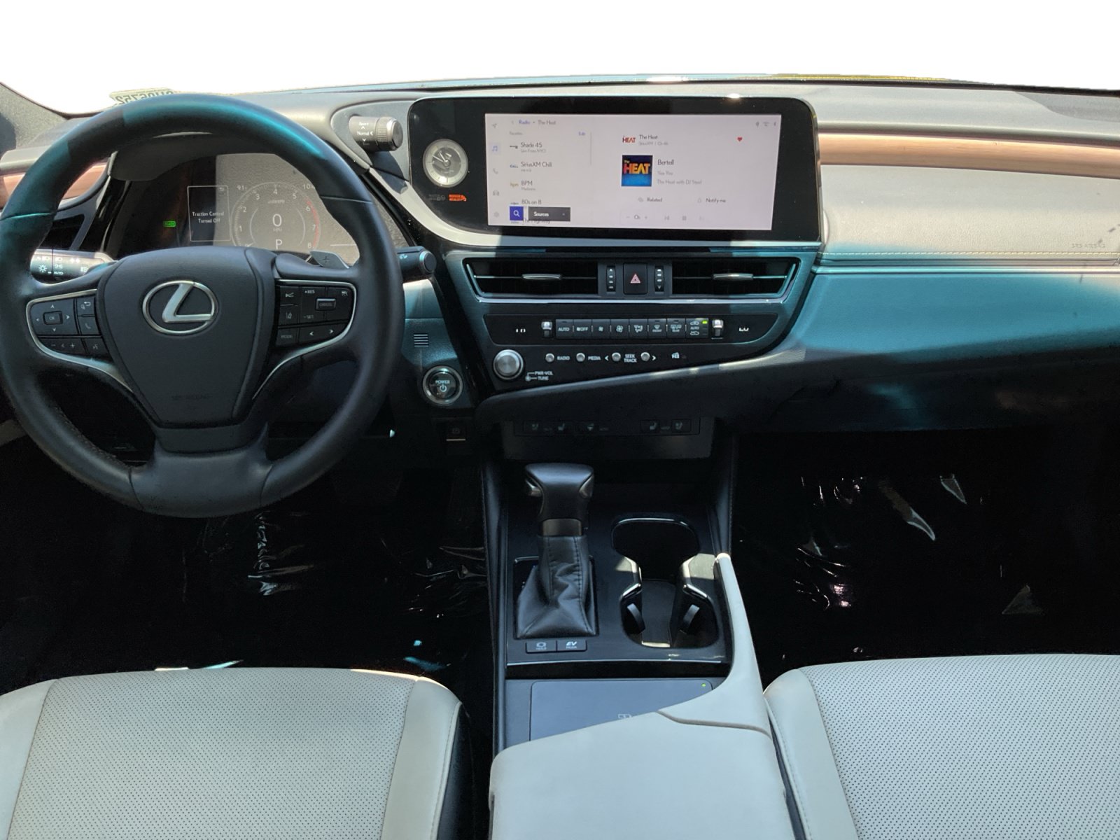 Used 2025 Lexus ES 300h w/ Premium Package FWD image 10