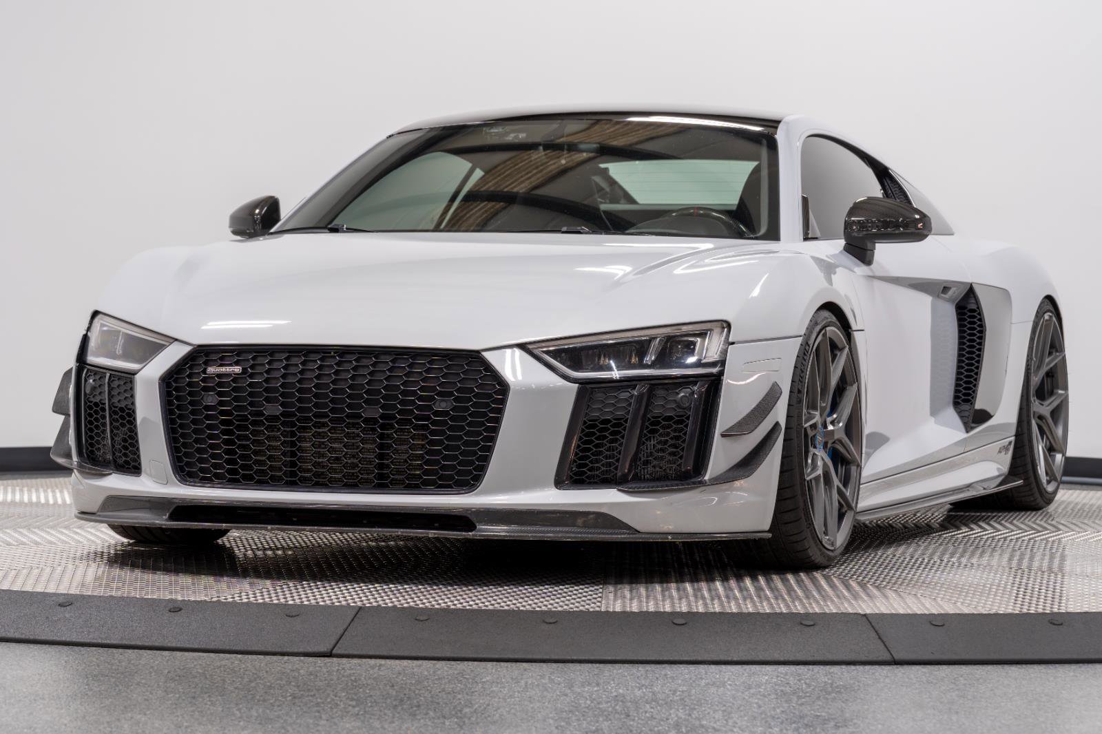 Used 2017 Audi R8 V10 plus w/ Full Leather Package image 8