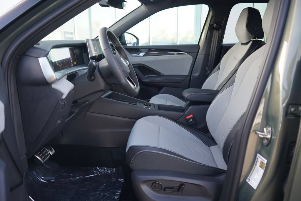 New 2026 Volkswagen Tiguan SE R-Line FWD image 6