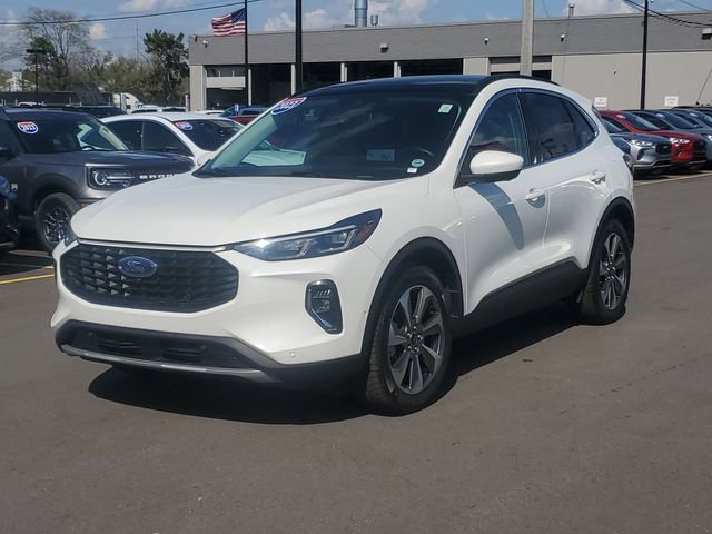 Certified 2023 Ford Escape Platinum w/ Premium Technology Package AWD/4WD image 2