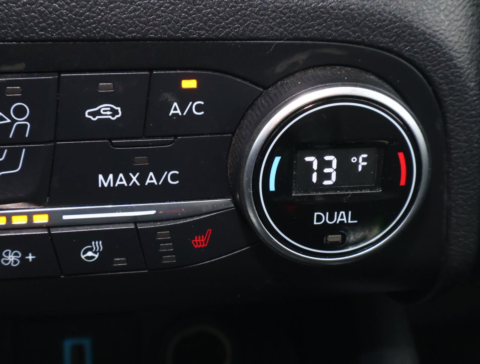 Used 2020 Ford Escape Titanium image 29