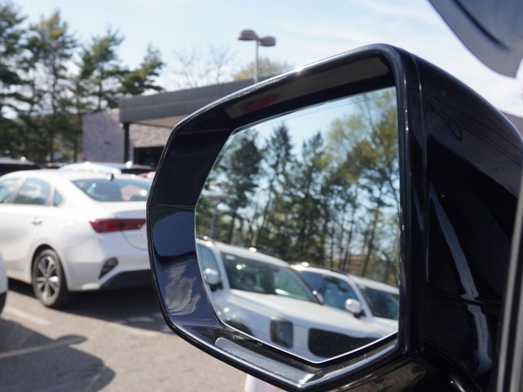 Used 2023 GMC Yukon SLT w/ SLT Premium Package image 49