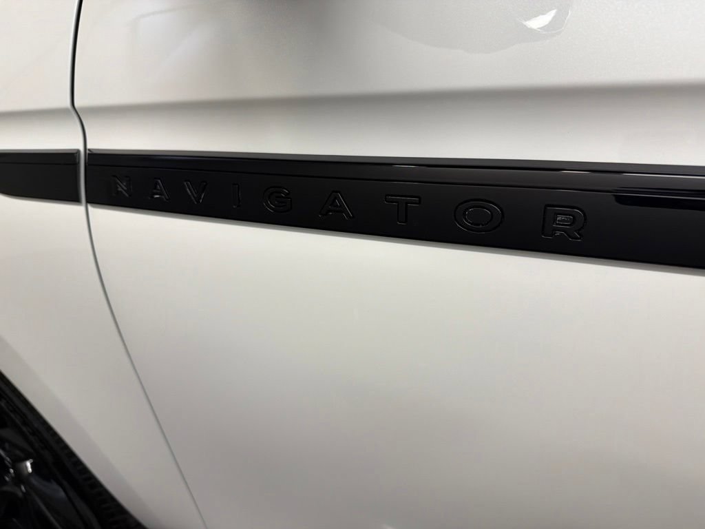 New 2027 Lincoln Navigator Black Label AWD/4WD image 49