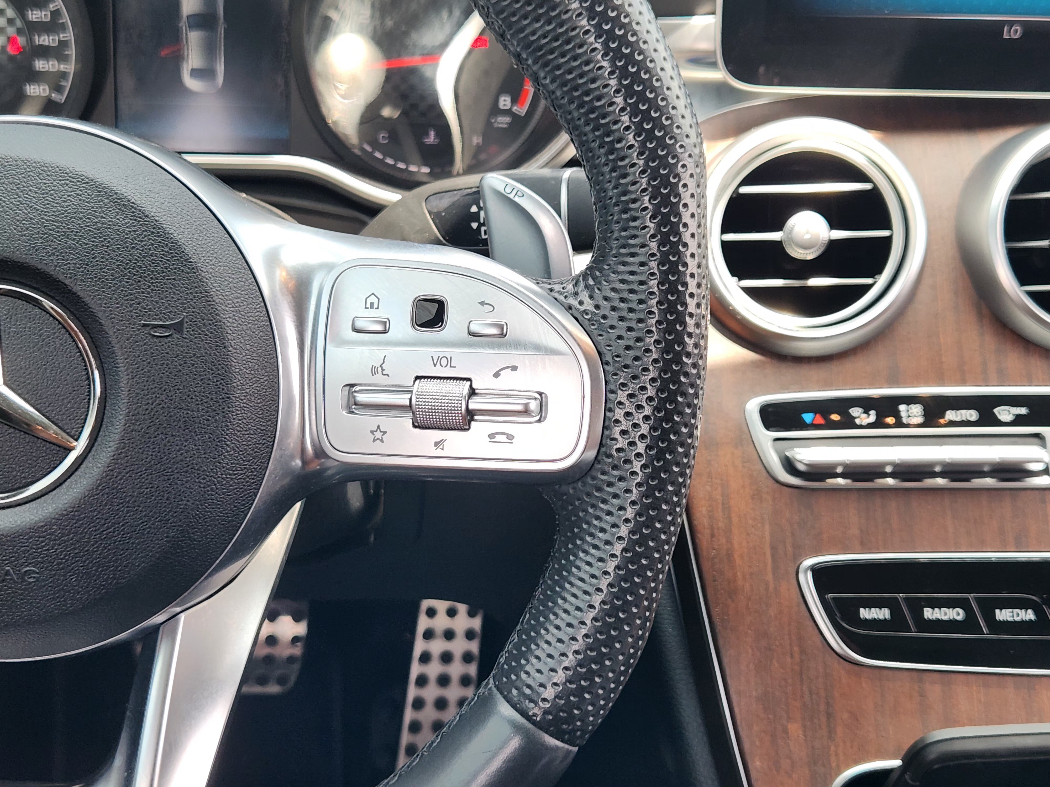 Used 2020 Mercedes-Benz C 43 AMG 4MATIC Sedan w/ Multimedia Package image 30