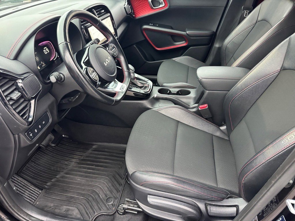 Used 2023 Kia Soul GT-Line image 10