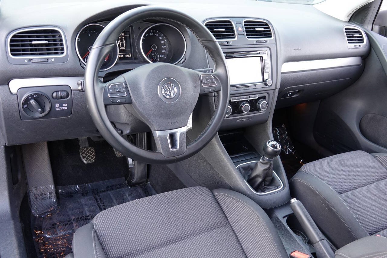 Used 2011 Volkswagen Golf TDI FWD image 3
