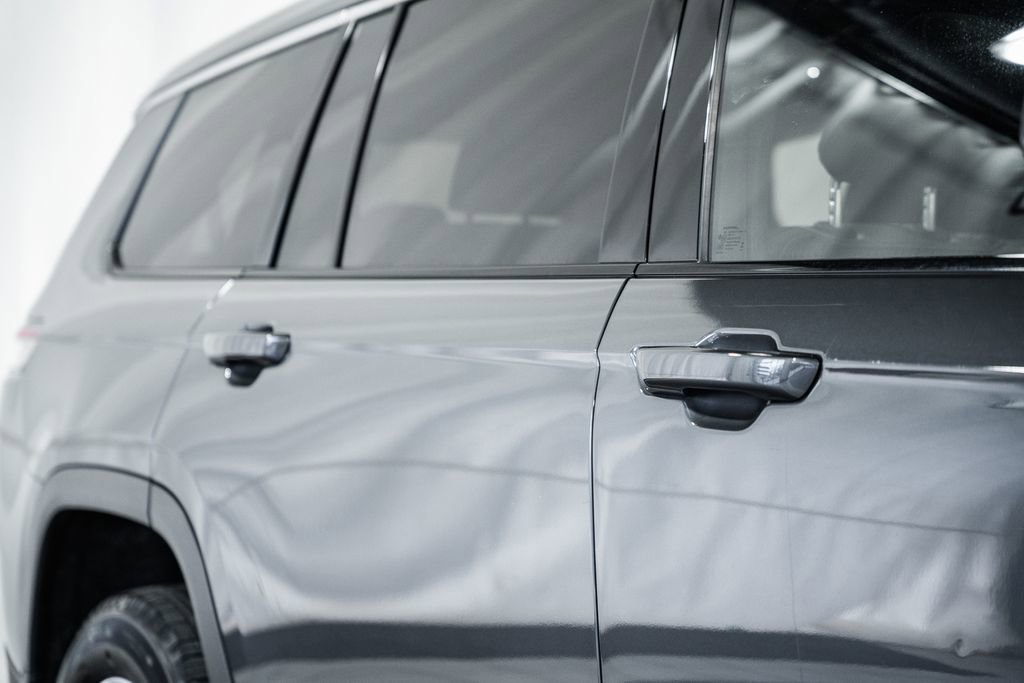 Used 2024 Jeep Grand Cherokee L Limited w/ Luxury Tech Group II image 22